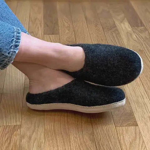 Best Women’s House Slippers for Hardwood Floors: Cozy Comfort Picks