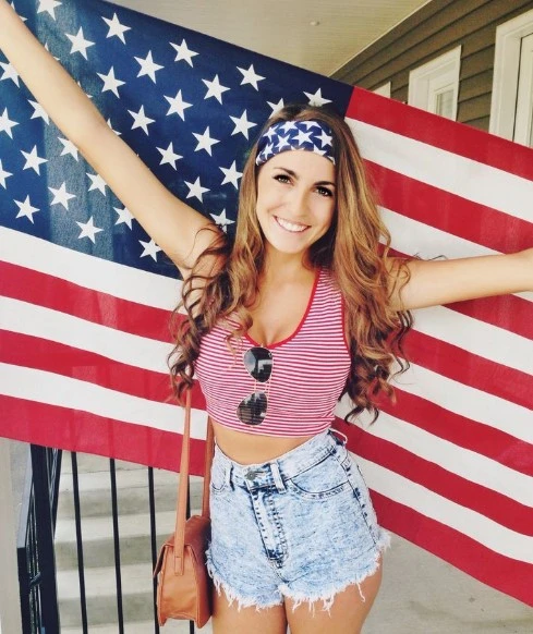 What to Wear for 4th of July Women: Chic Patriotic Accessories Guide